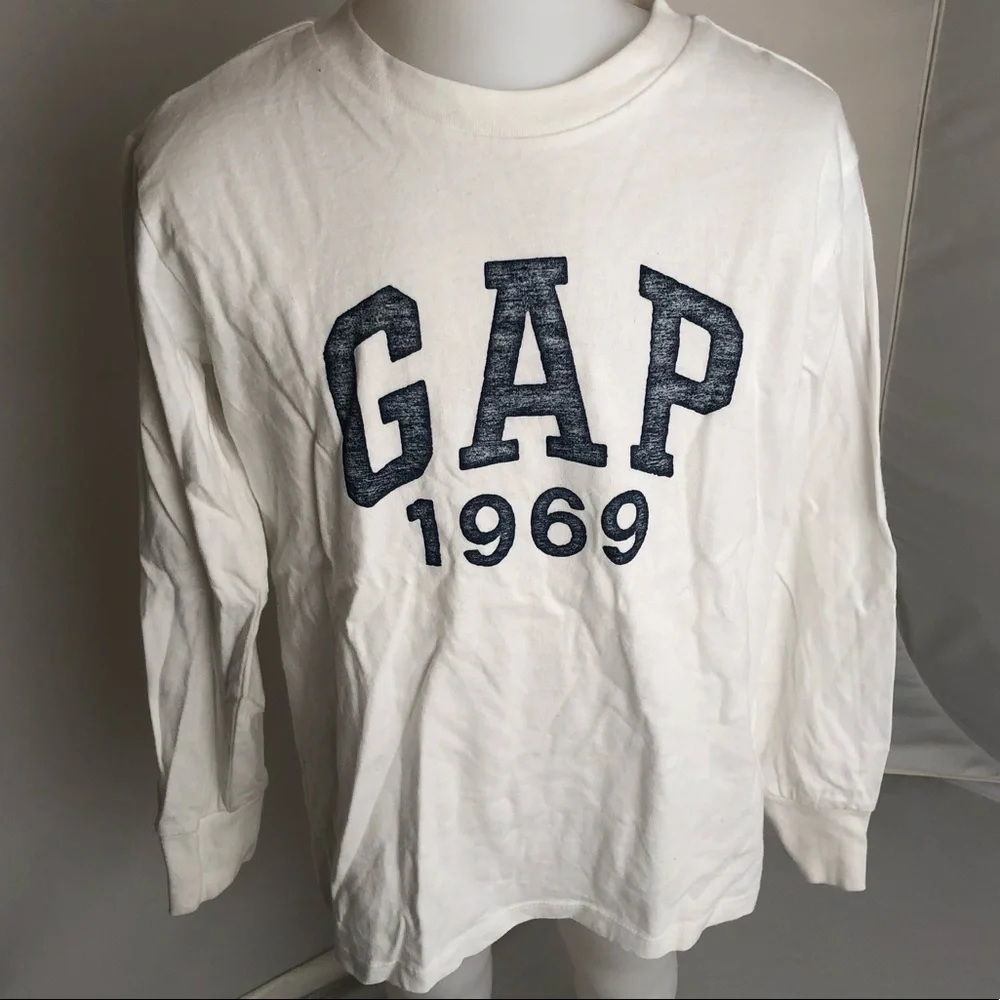 Gap long sleeve logo t-shirt in white and navy blue